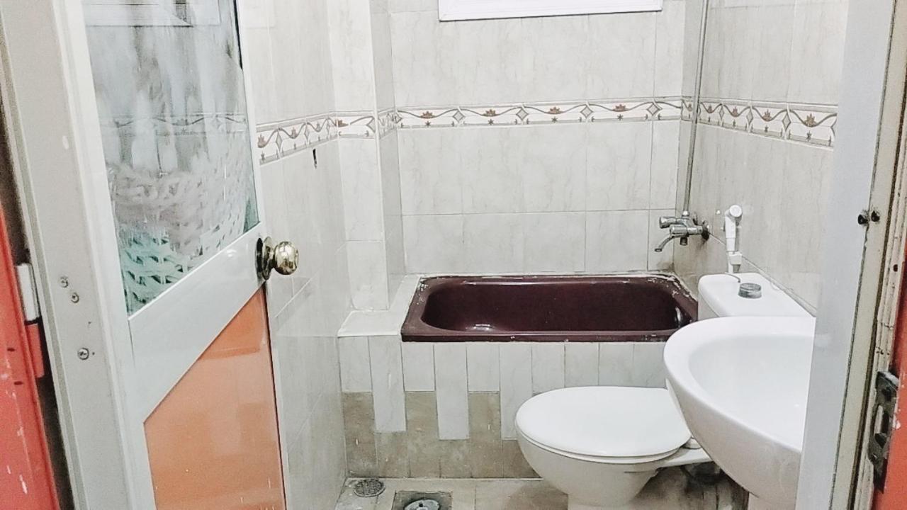 Family Apartment - Next To Abdeen Palace And Museum Каир Экстерьер фото